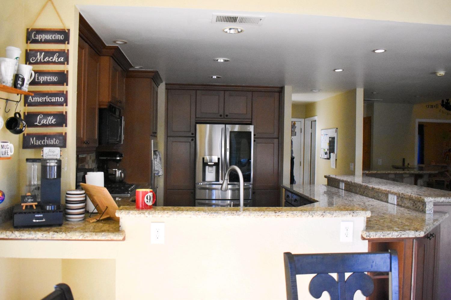 1301 E Cromwell Ave, Fresno, CA 93720