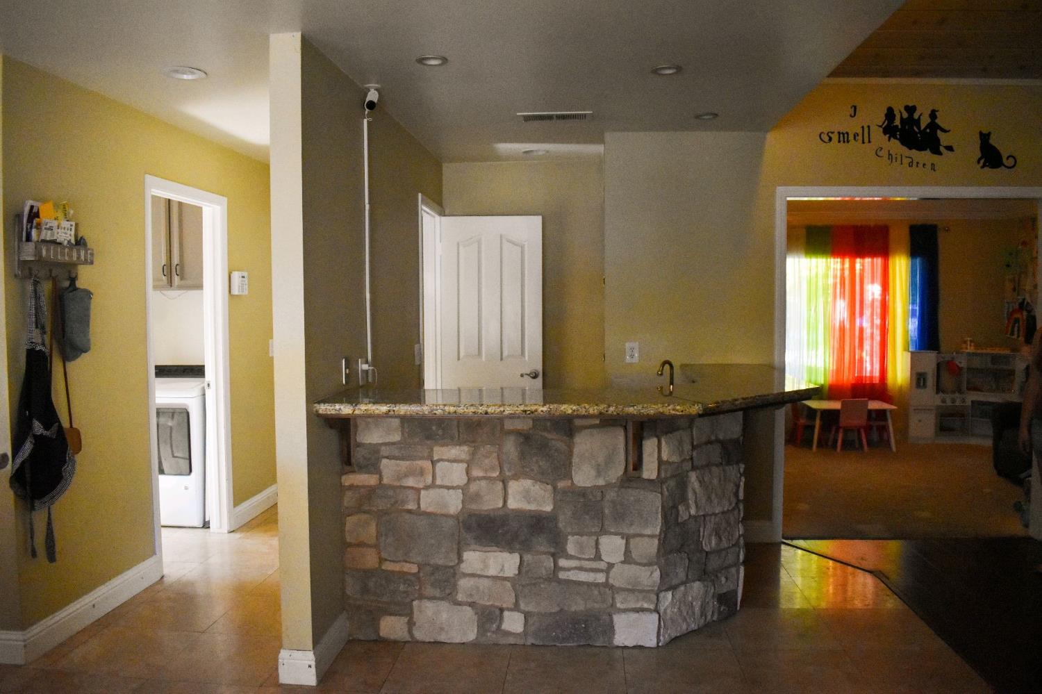 1301 E Cromwell Ave, Fresno, CA 93720