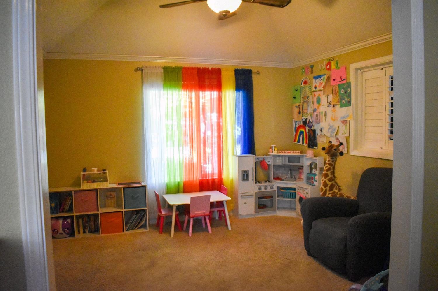 1301 E Cromwell Ave, Fresno, CA 93720