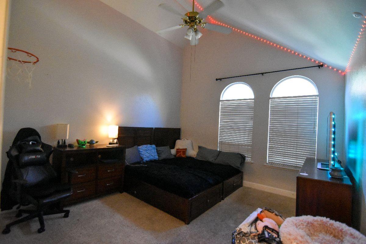 1301 E Cromwell Ave, Fresno, CA 93720