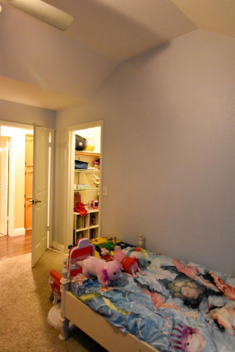 1301 E Cromwell Ave, Fresno, CA 93720