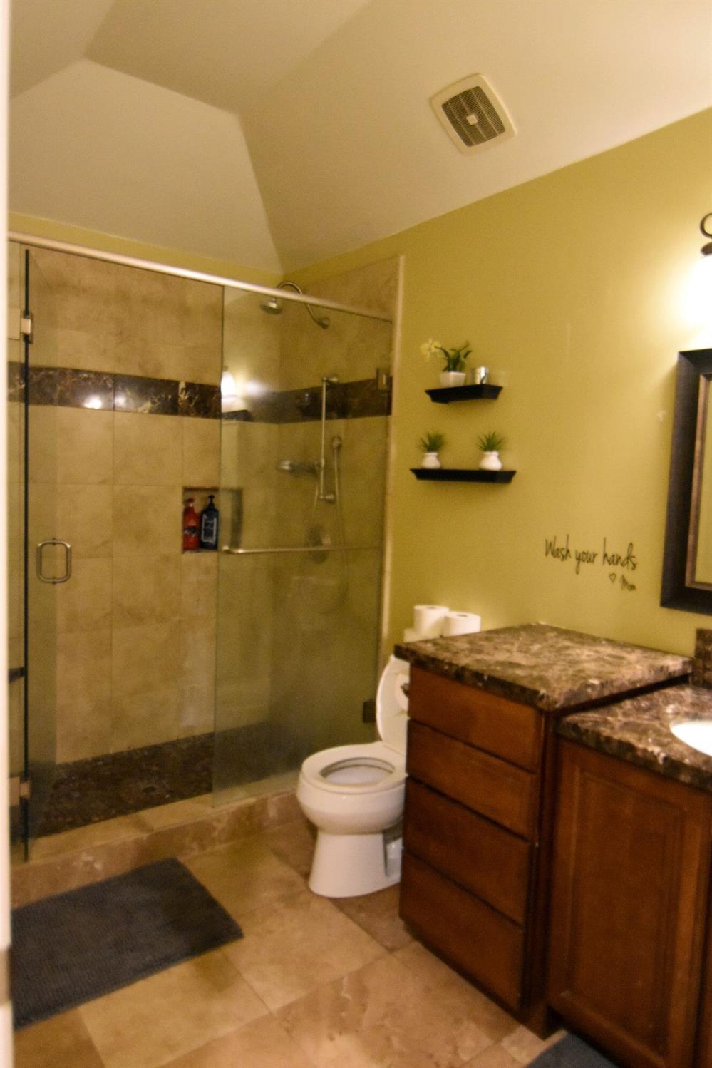 1301 E Cromwell Ave, Fresno, CA 93720