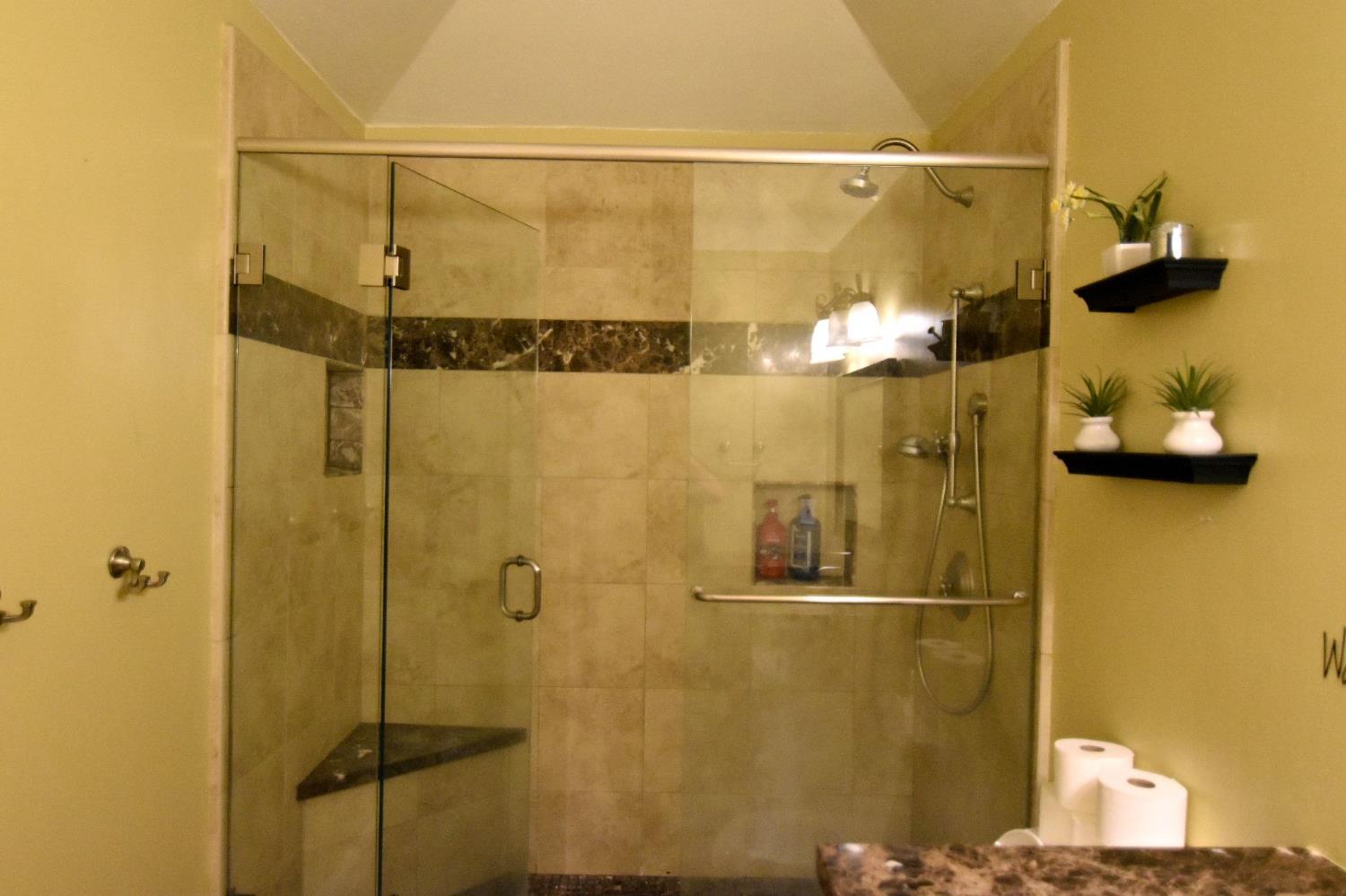 1301 E Cromwell Ave, Fresno, CA 93720