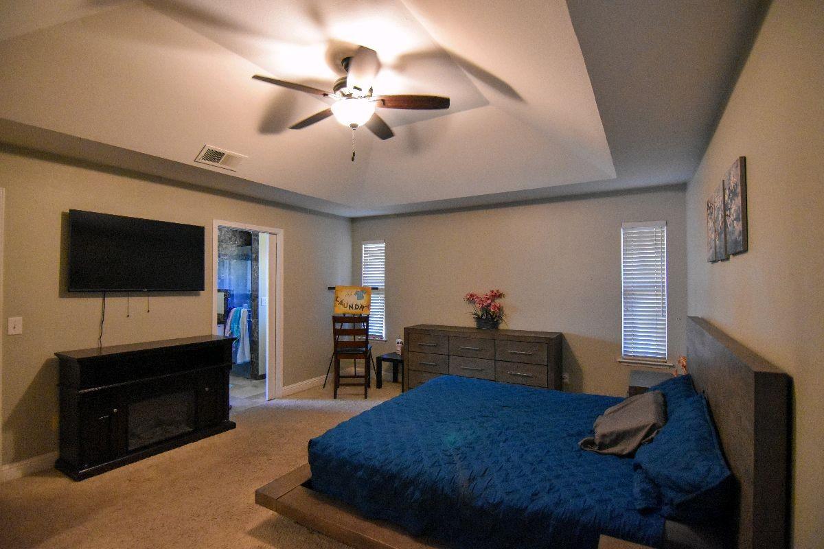 1301 E Cromwell Ave, Fresno, CA 93720