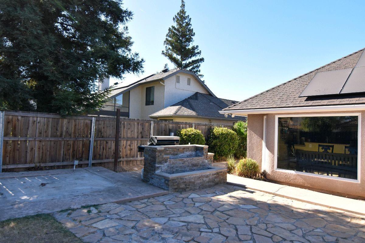 1301 E Cromwell Ave, Fresno, CA 93720