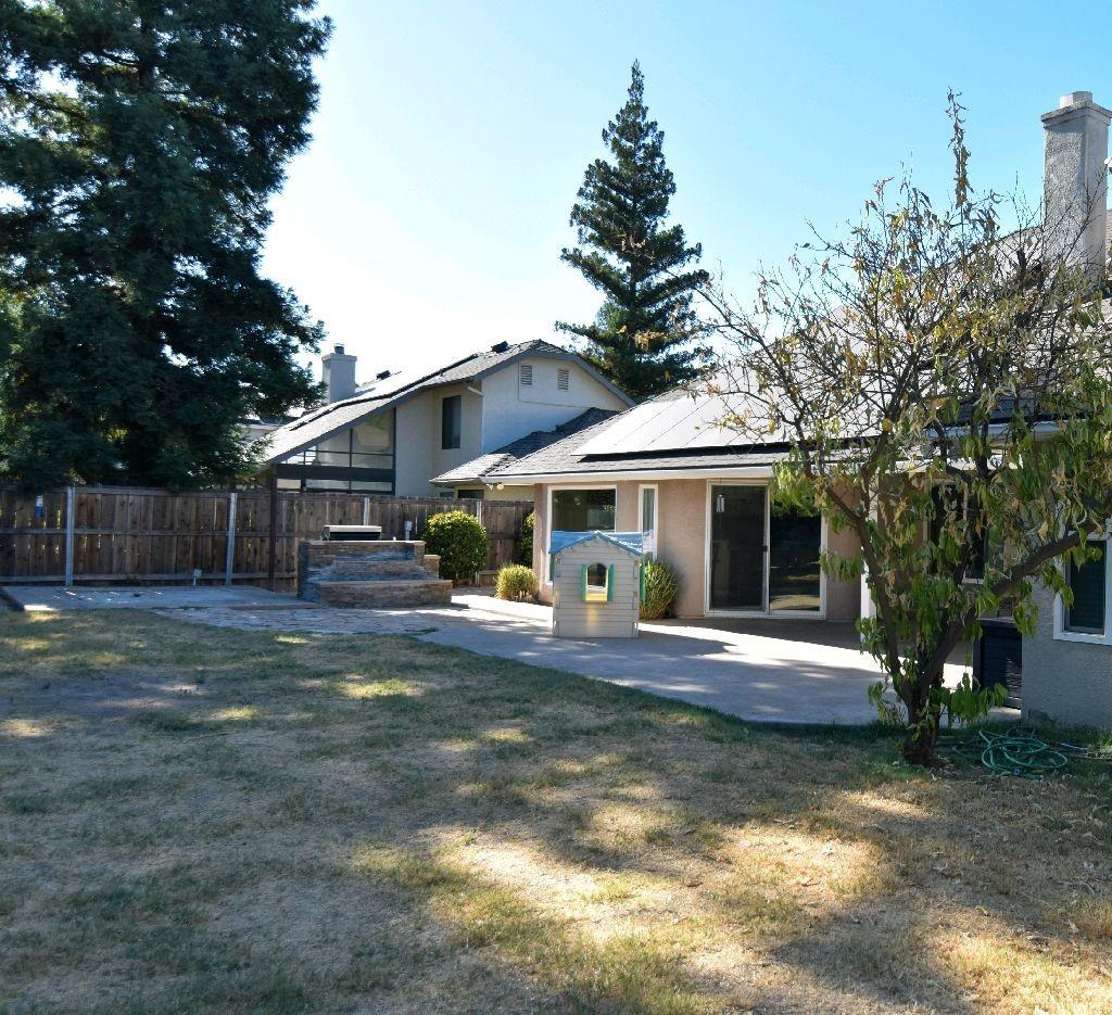 1301 E Cromwell Ave, Fresno, CA 93720