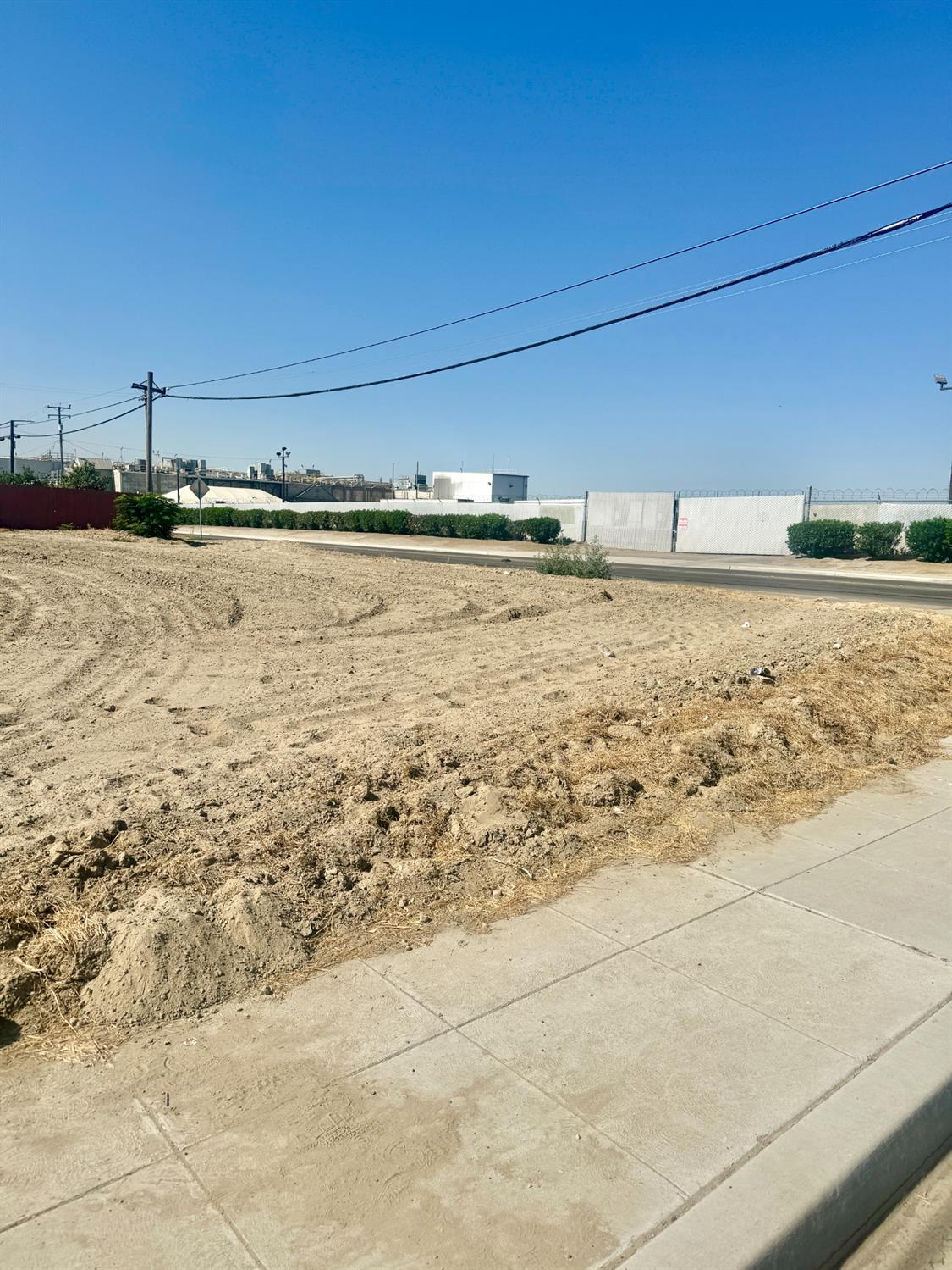 385 W Almy Ave, Fresno, CA 93706