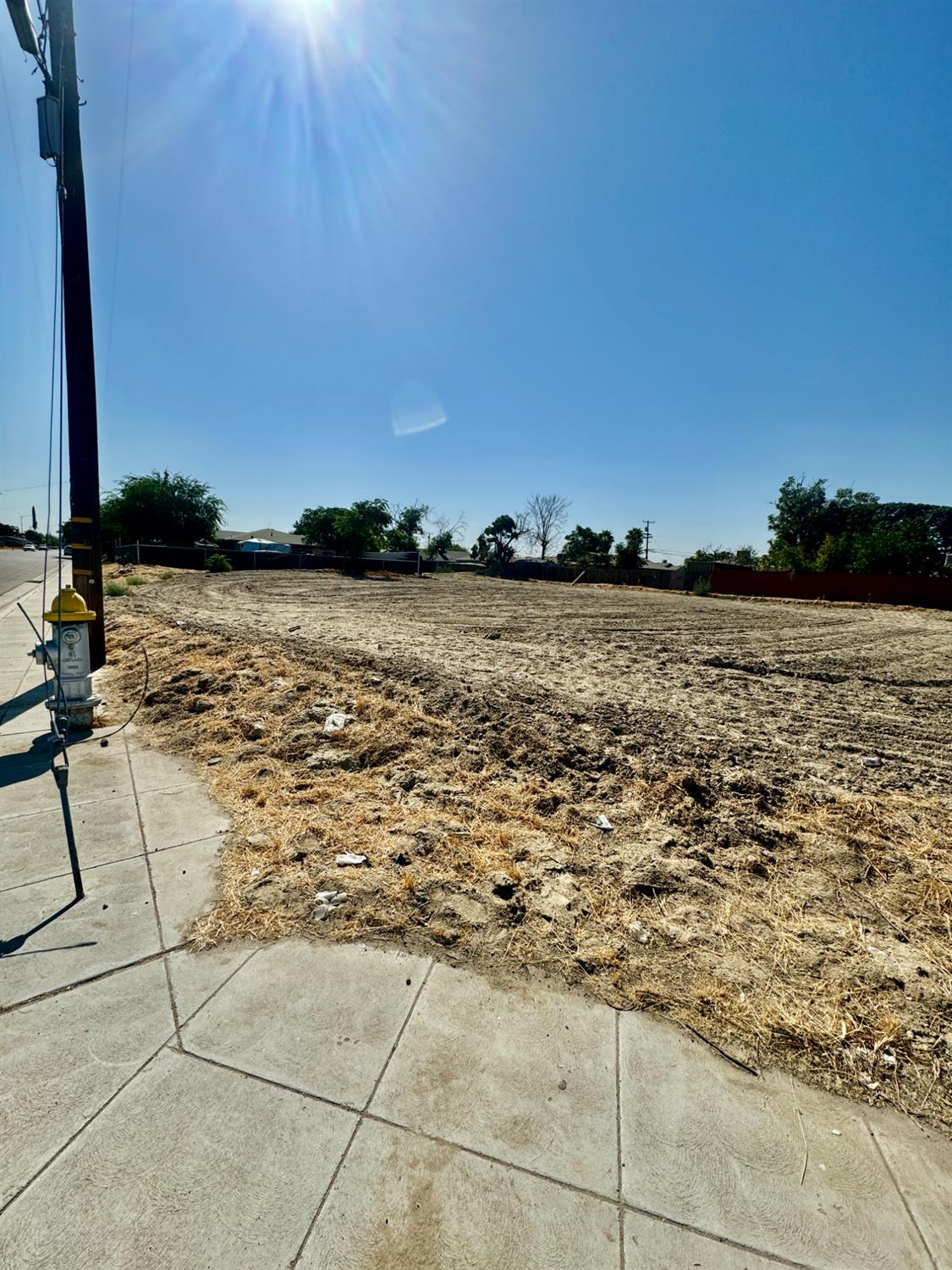 385 W Almy Ave, Fresno, CA 93706