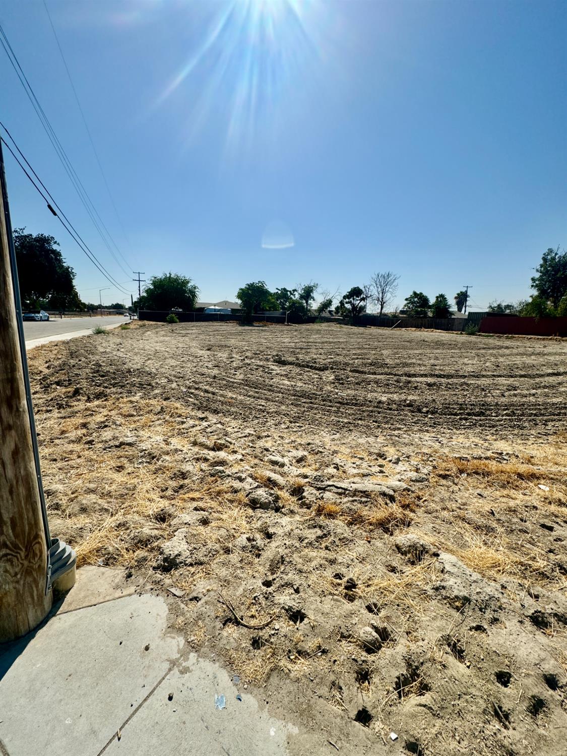 385 W Almy Ave, Fresno, CA 93706