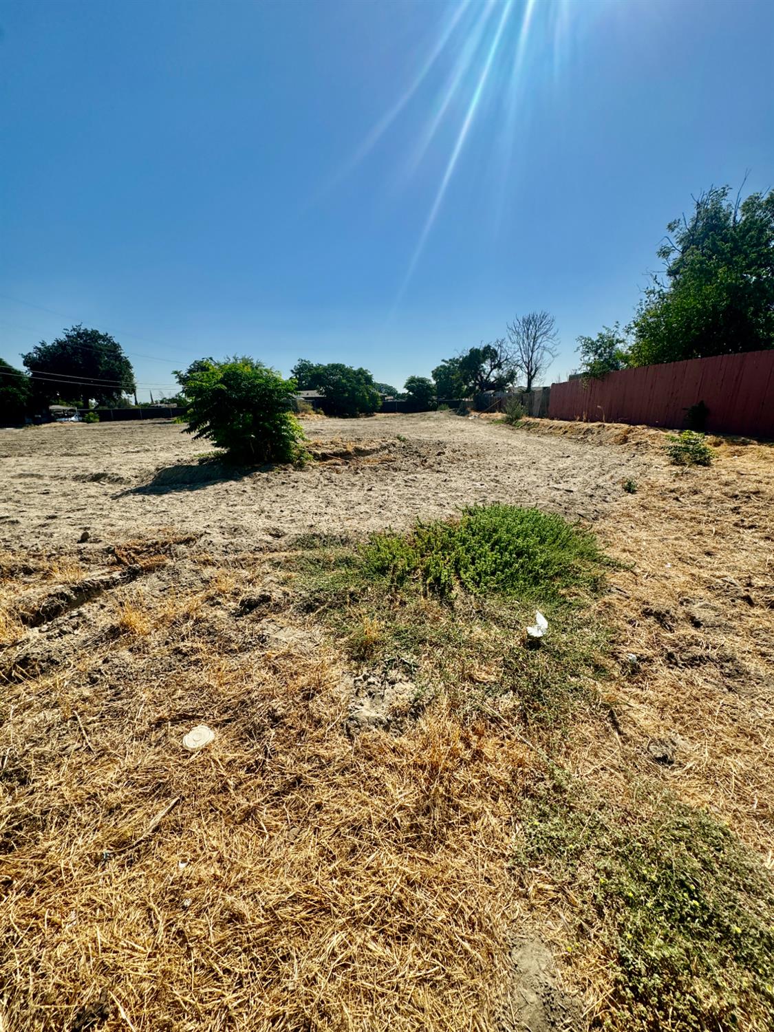 385 W Almy Ave, Fresno, CA 93706