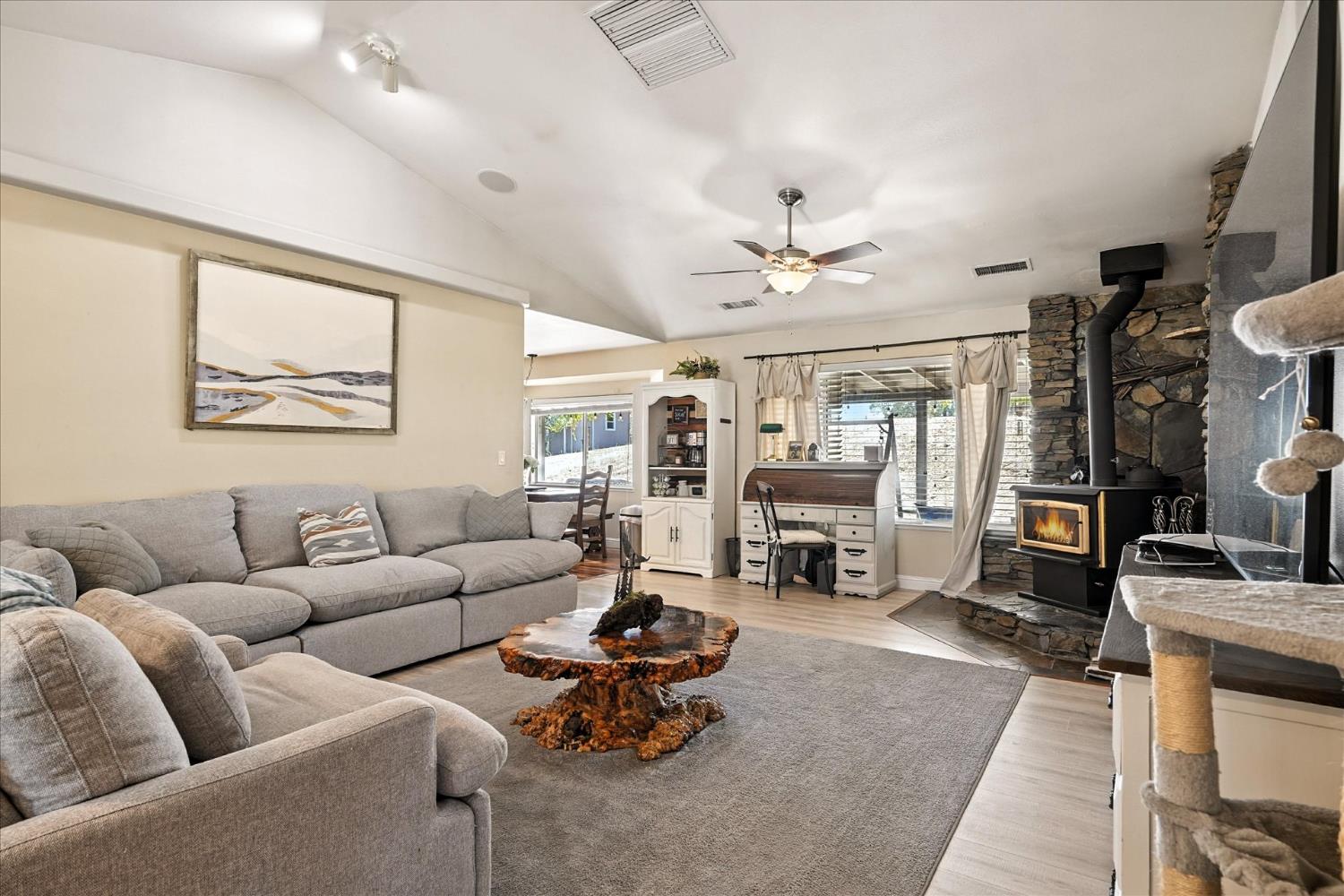 33032 Mill Creek Way, Coarsegold, CA 93614