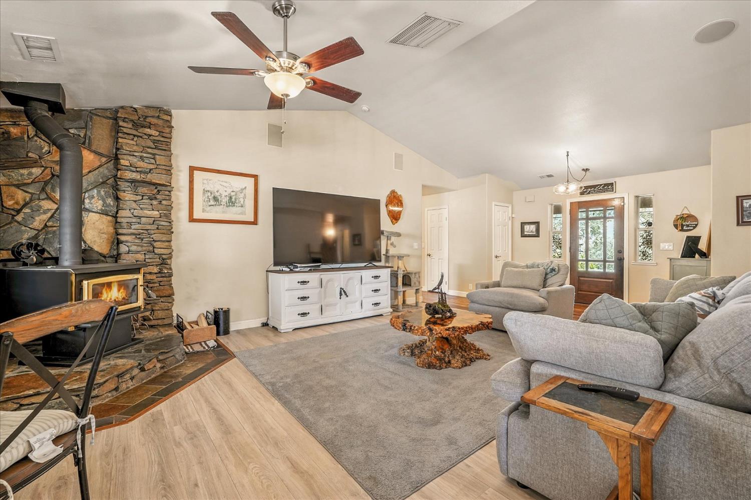 33032 Mill Creek Way, Coarsegold, CA 93614