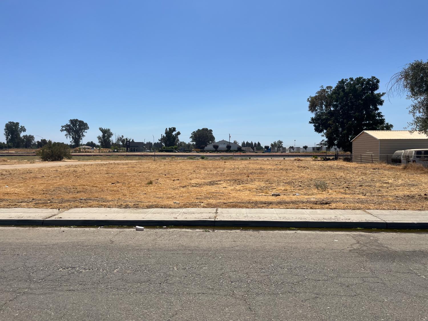 7015 N Weber Ave, Fresno, CA 93722