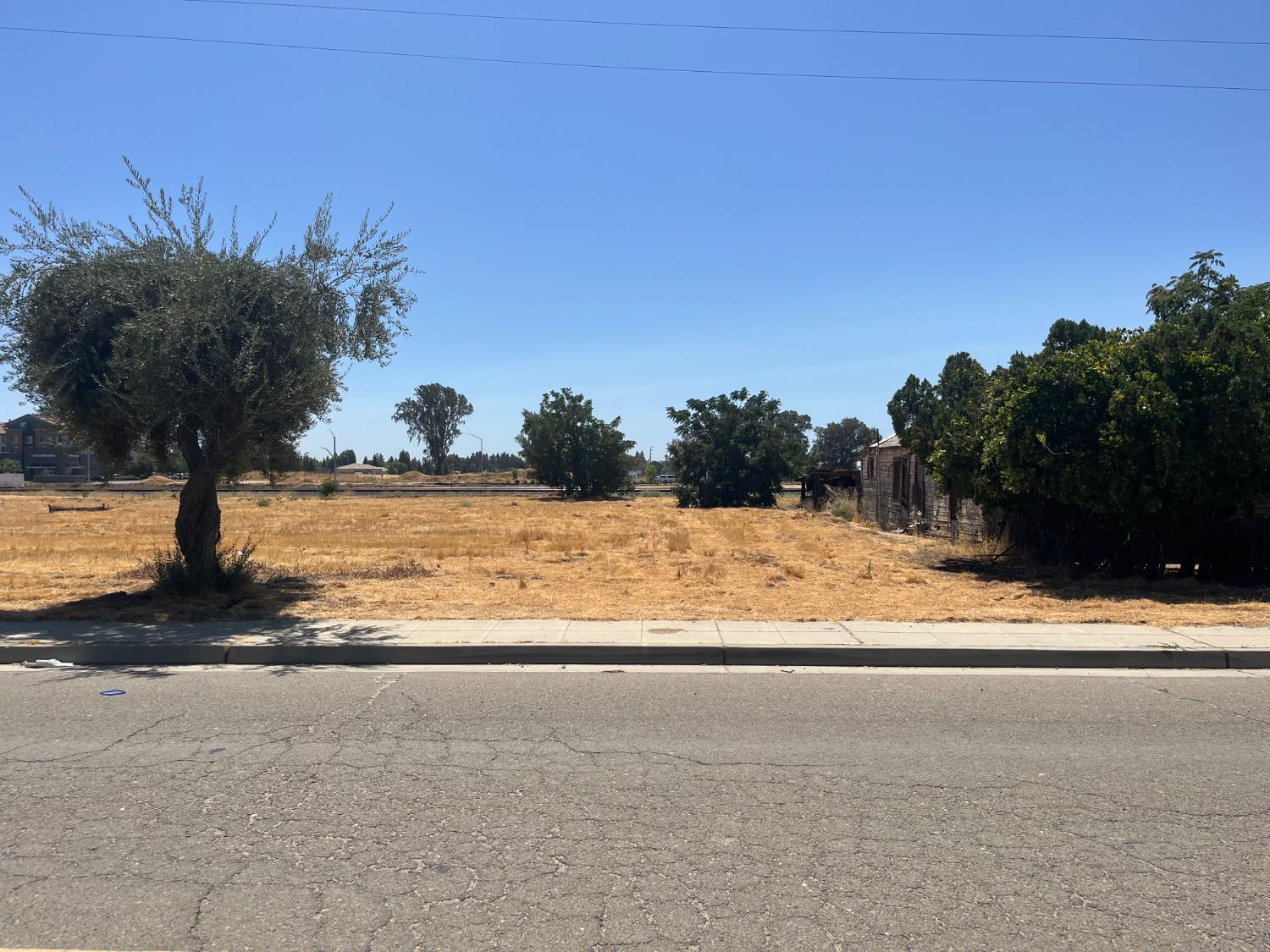 7003 N Weber Ave, Fresno, CA 93722