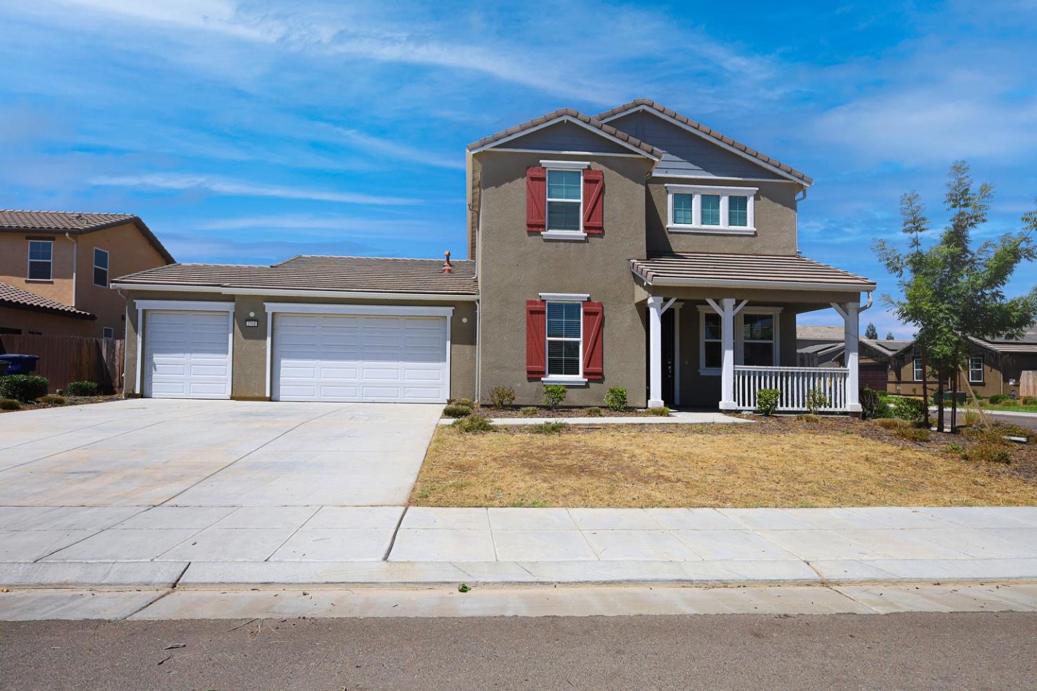 2701 N Dee Ann Ave, Fresno, CA 93727