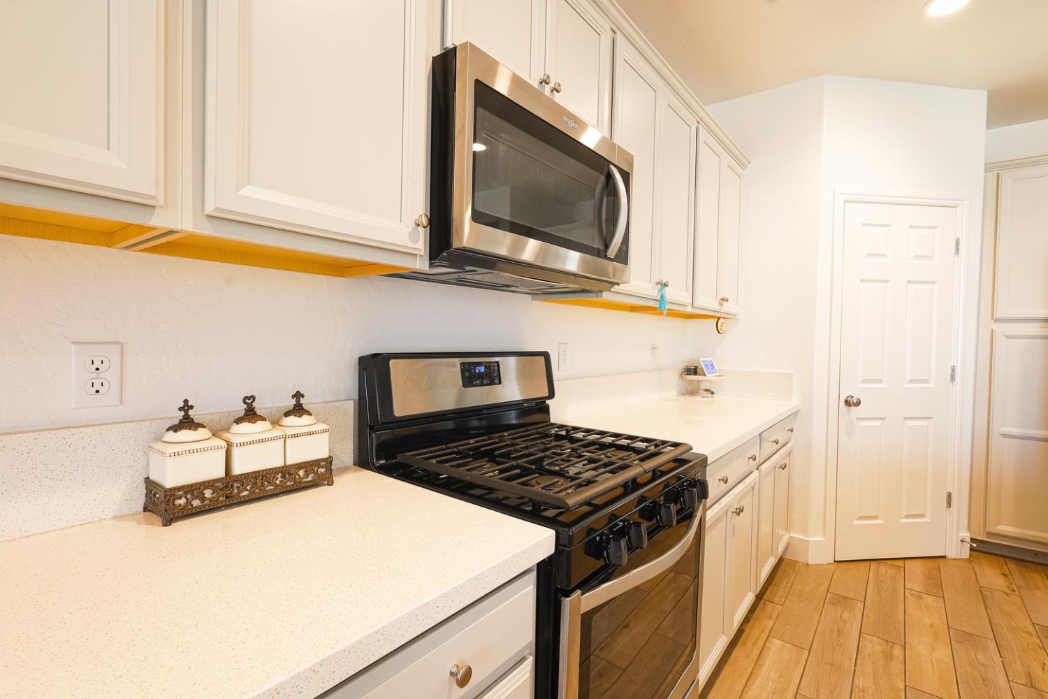 2701 N Dee Ann Ave, Fresno, CA 93727