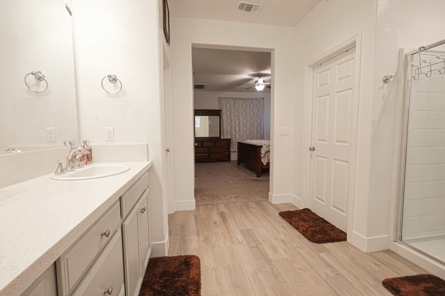 2701 N Dee Ann Ave, Fresno, CA 93727