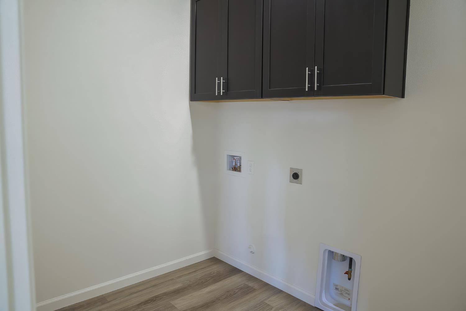 969 S Kandarian Ct, Fowler, CA 93625