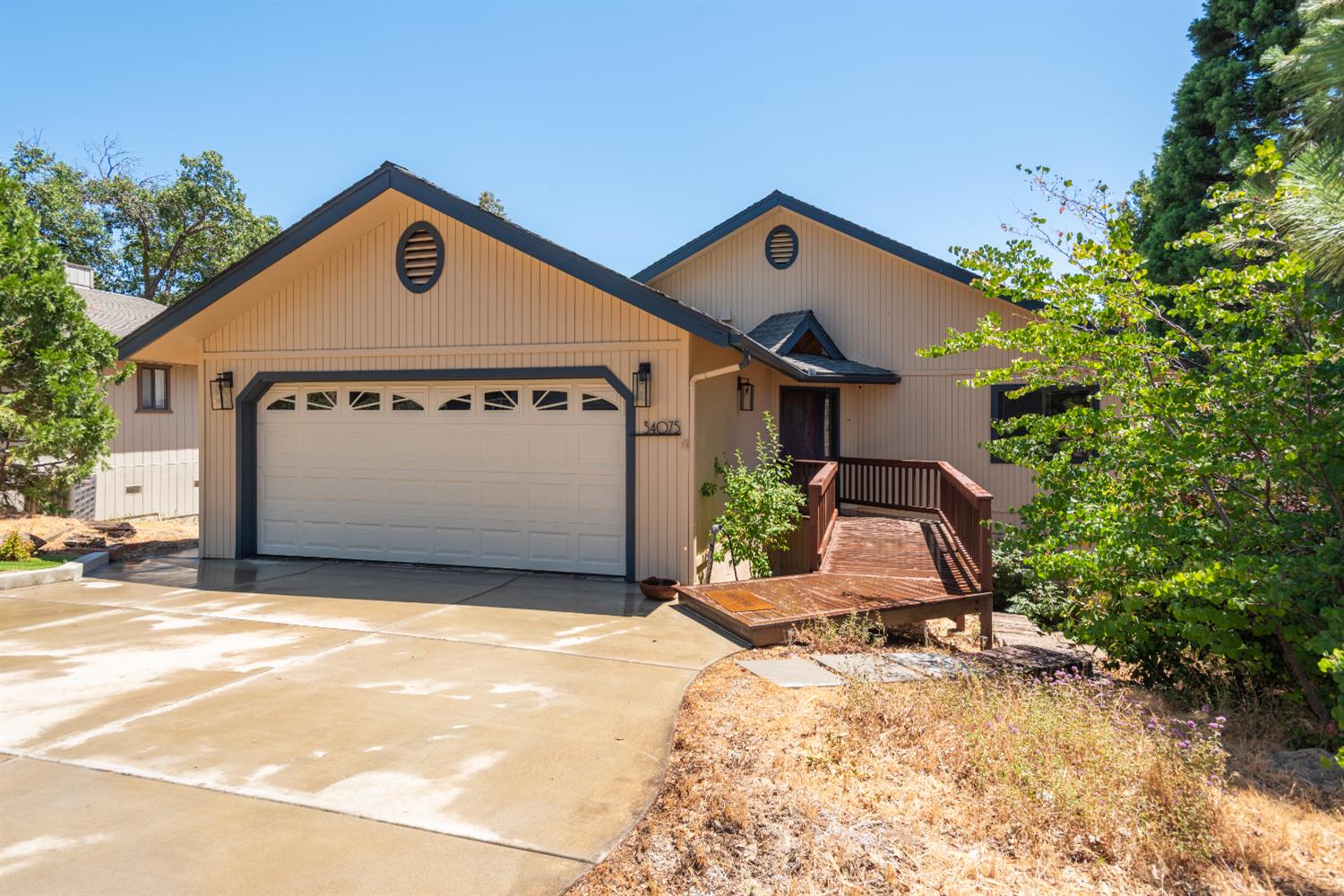 34075 Shaver Springs Rd, Auberry, CA 93602