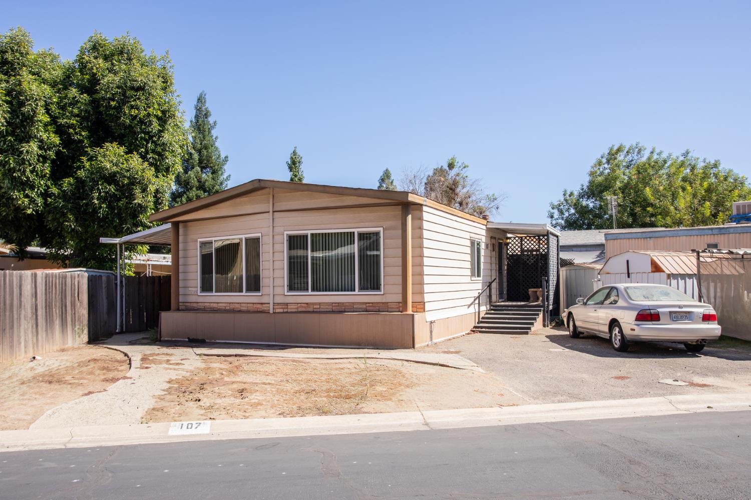 9360 Blackstone Ave #107, Fresno, CA 93720