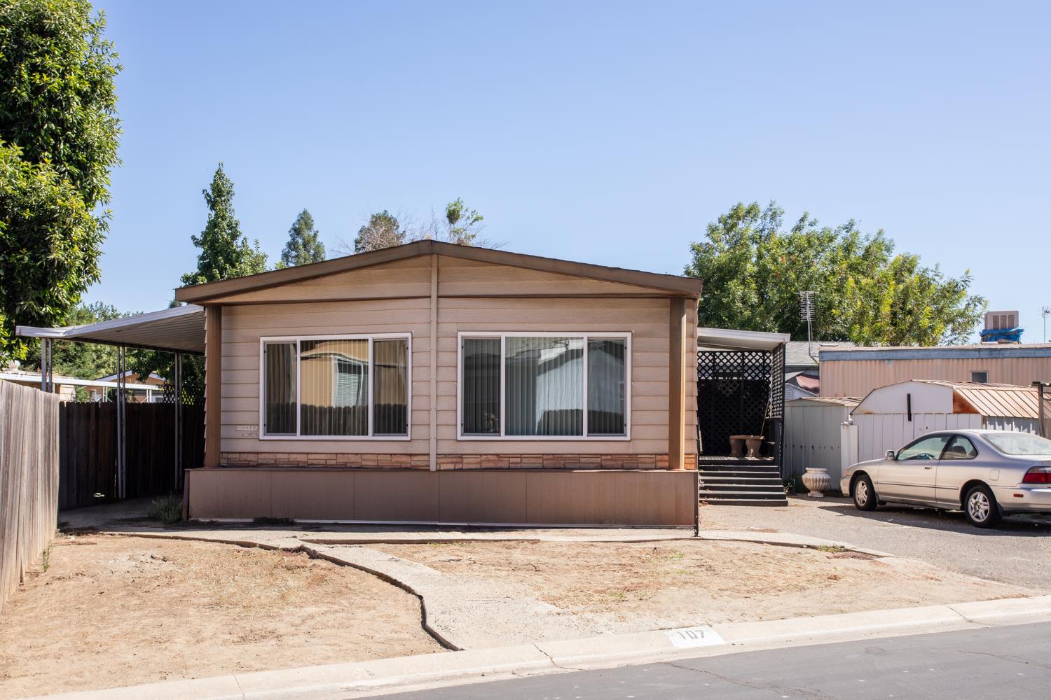 9360 Blackstone Ave #107, Fresno, CA 93720