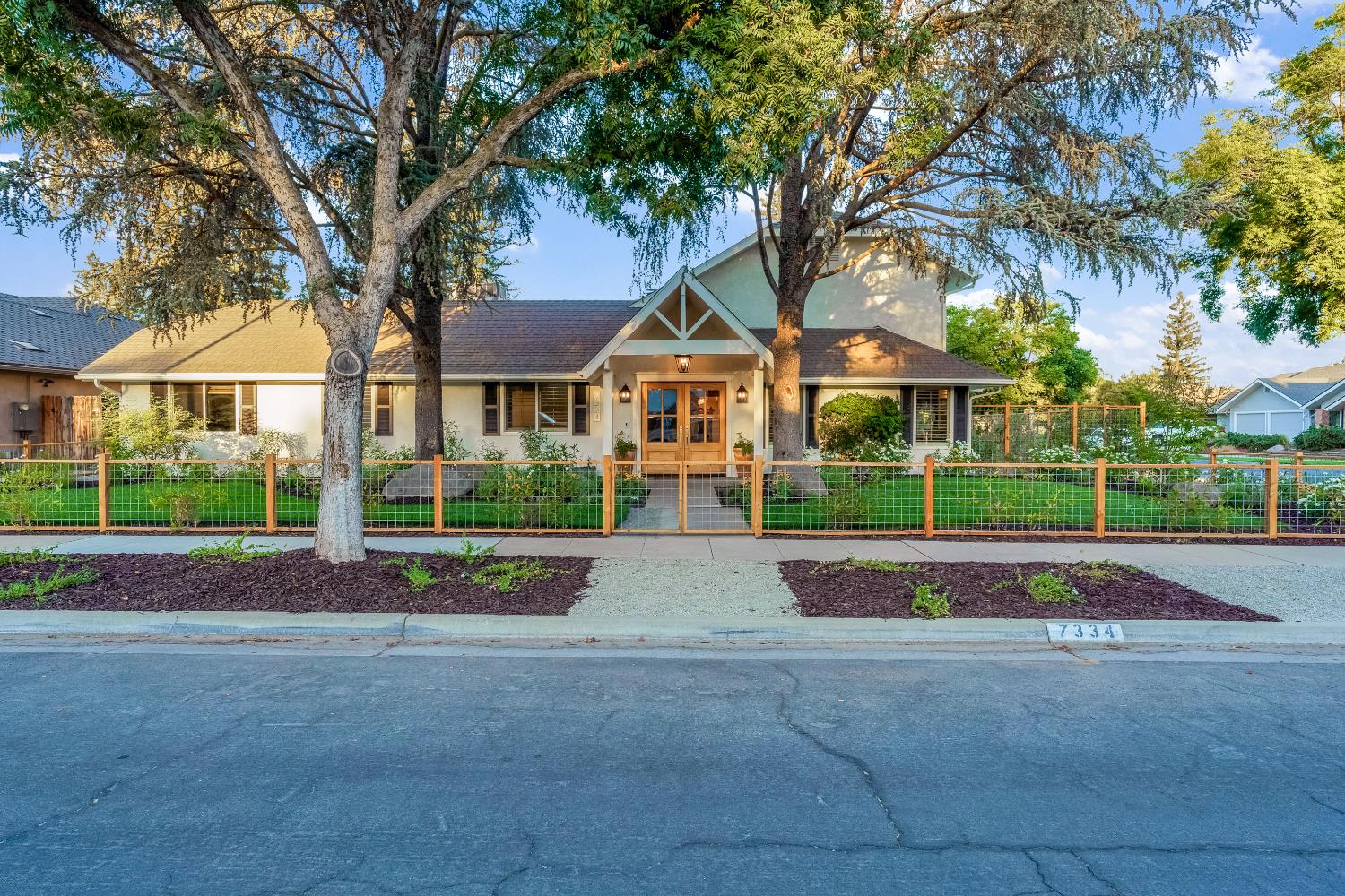 7334 N Teilman Ave, Fresno, CA 93711