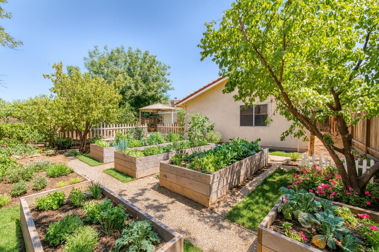 5319 N San Marcos Ave, Fresno, CA 93722