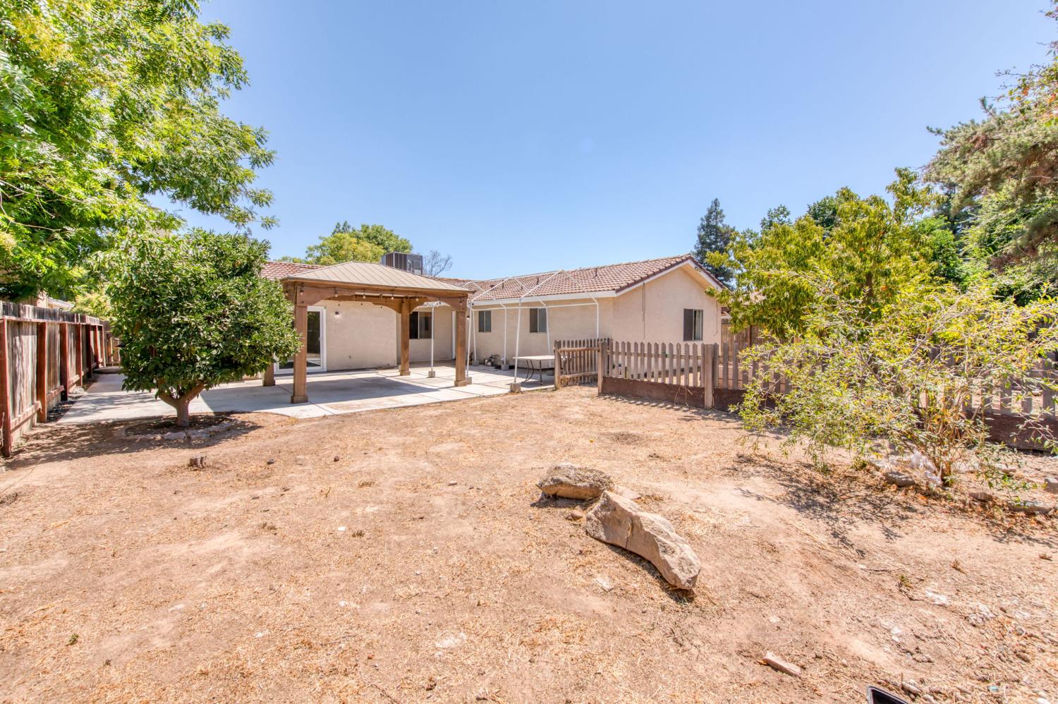 5319 N San Marcos Ave, Fresno, CA 93722