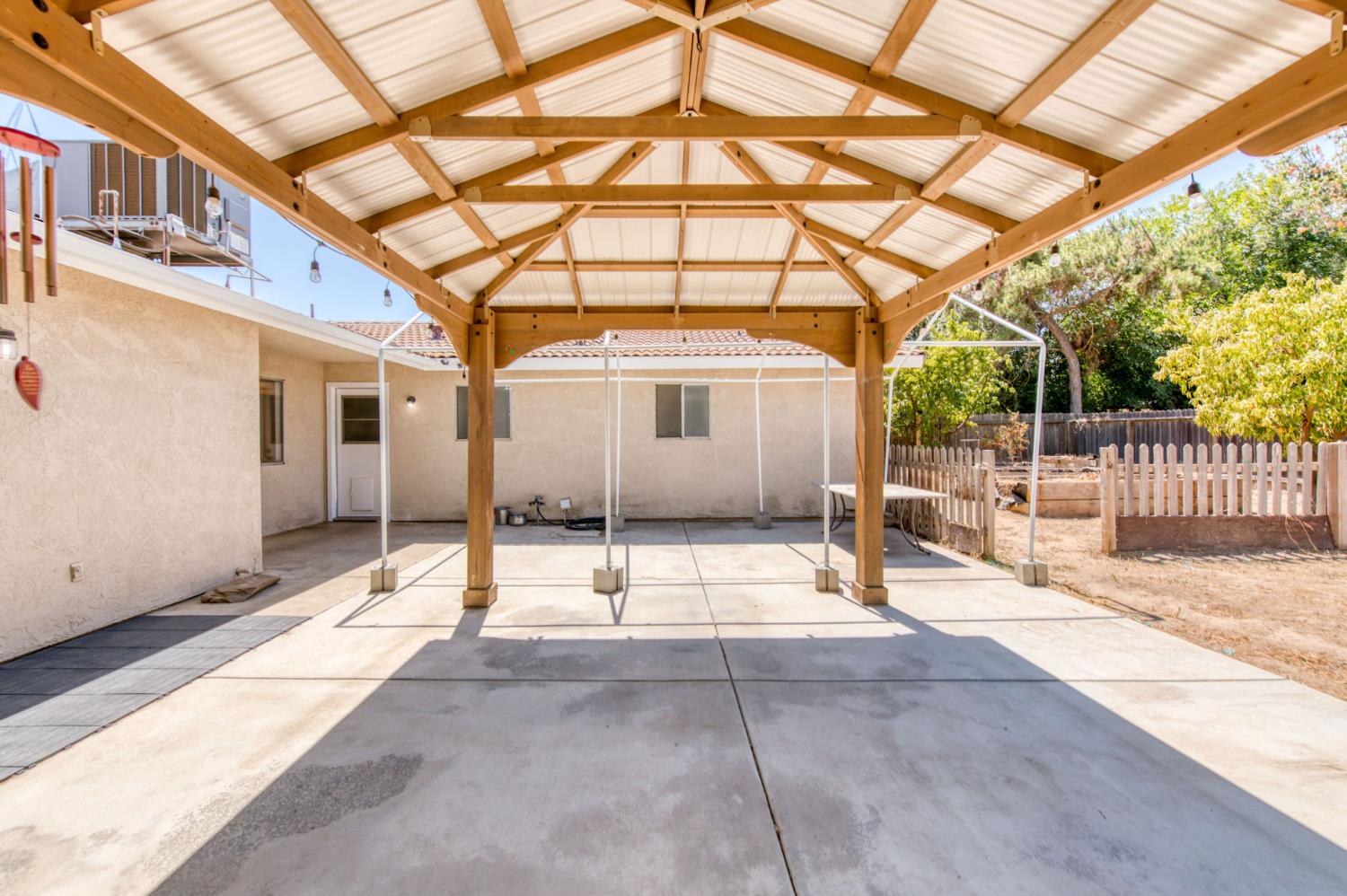 5319 N San Marcos Ave, Fresno, CA 93722