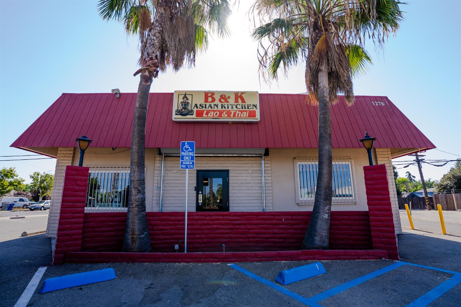 1276 N 1St St, Fresno, CA 93703