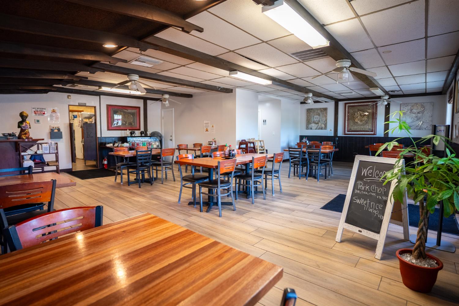 1276 N 1St St, Fresno, CA 93703