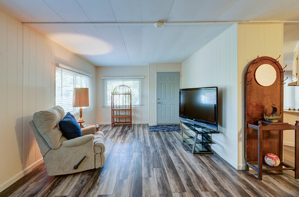 9360 N Blackstone Ave #213, Fresno, CA 93720