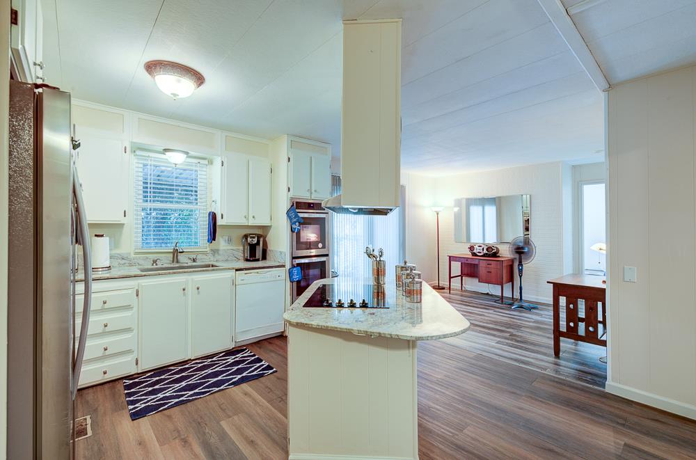 9360 N Blackstone Ave #213, Fresno, CA 93720