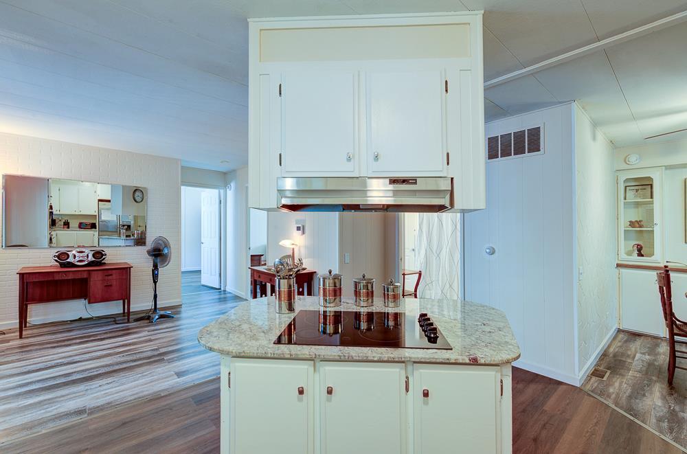 9360 N Blackstone Ave #213, Fresno, CA 93720