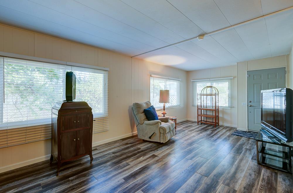 9360 N Blackstone Ave #213, Fresno, CA 93720