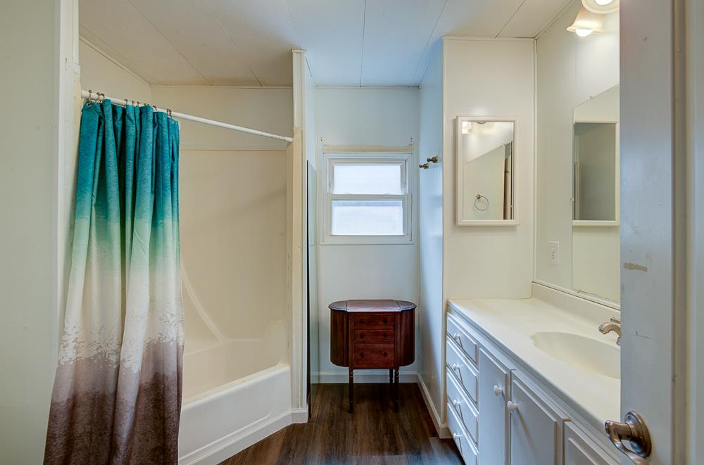 9360 N Blackstone Ave #213, Fresno, CA 93720