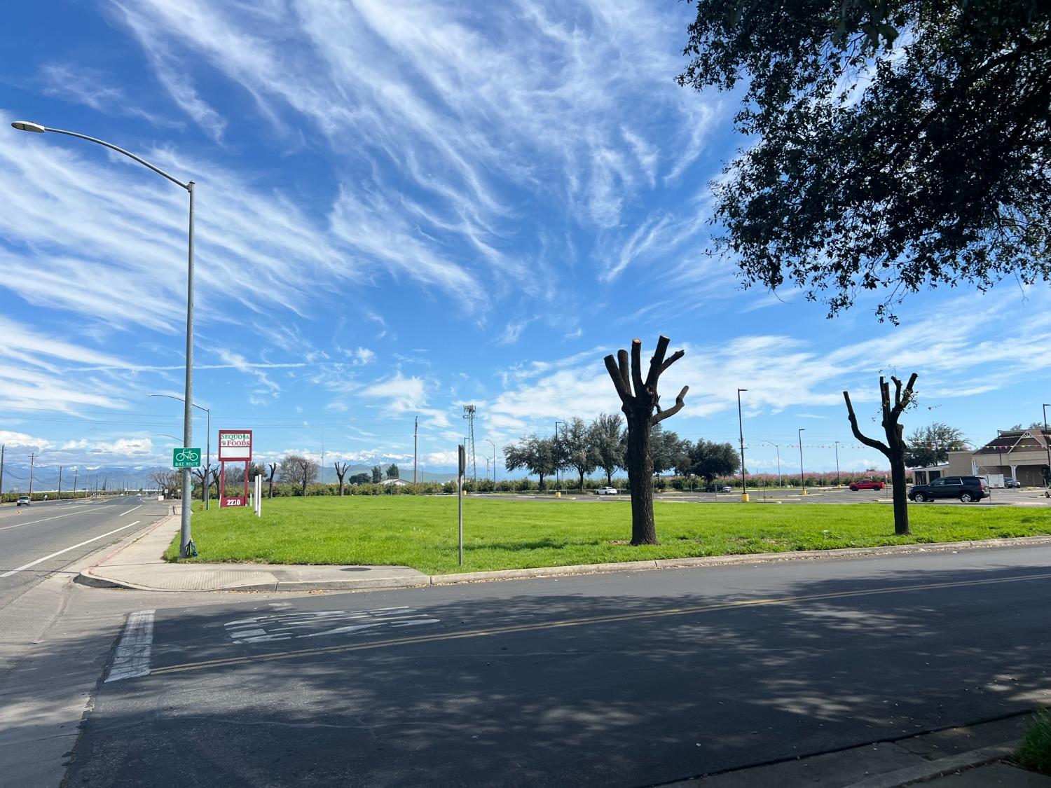 2770 E El Monte, Dinuba, CA 93618