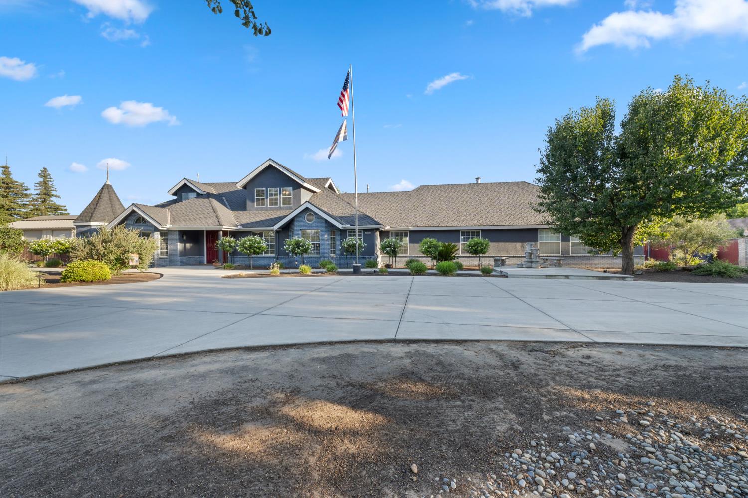 7177 E Fir Ave, Clovis, CA 93619