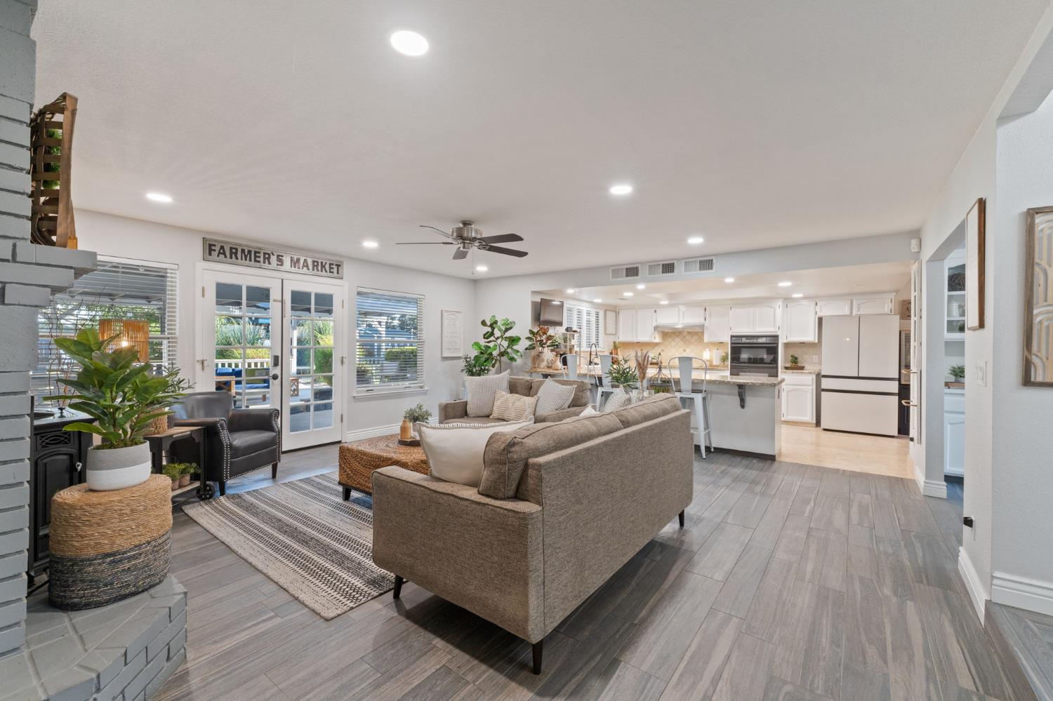 7177 E Fir Ave, Clovis, CA 93619