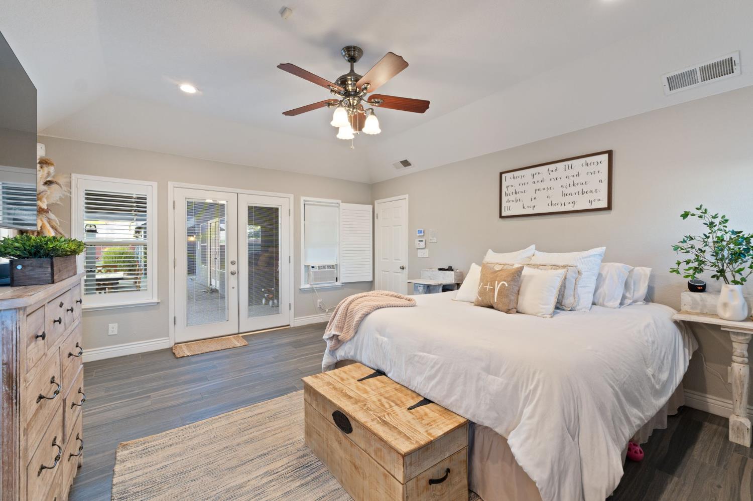 7177 E Fir Ave, Clovis, CA 93619