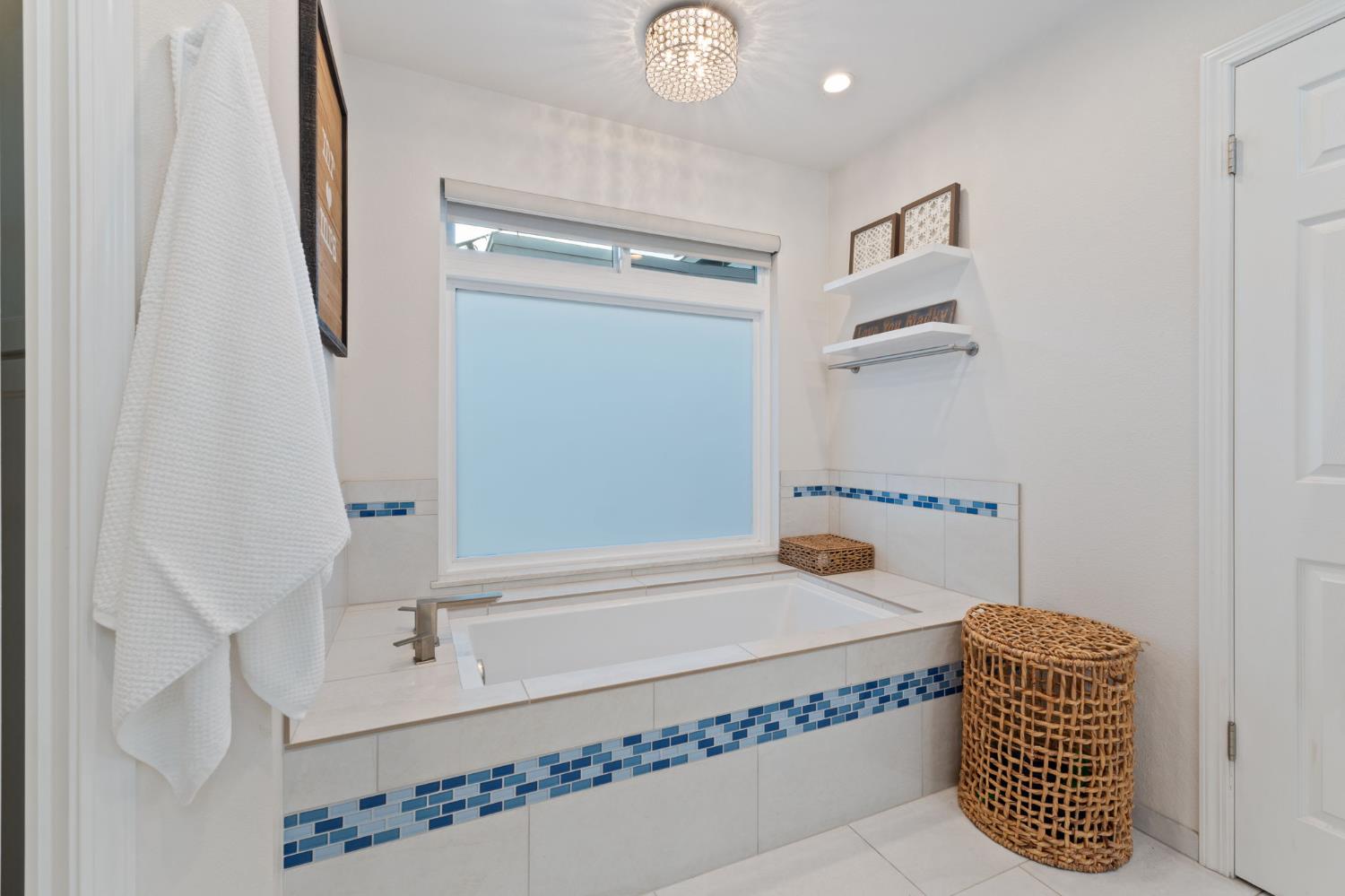 7177 E Fir Ave, Clovis, CA 93619