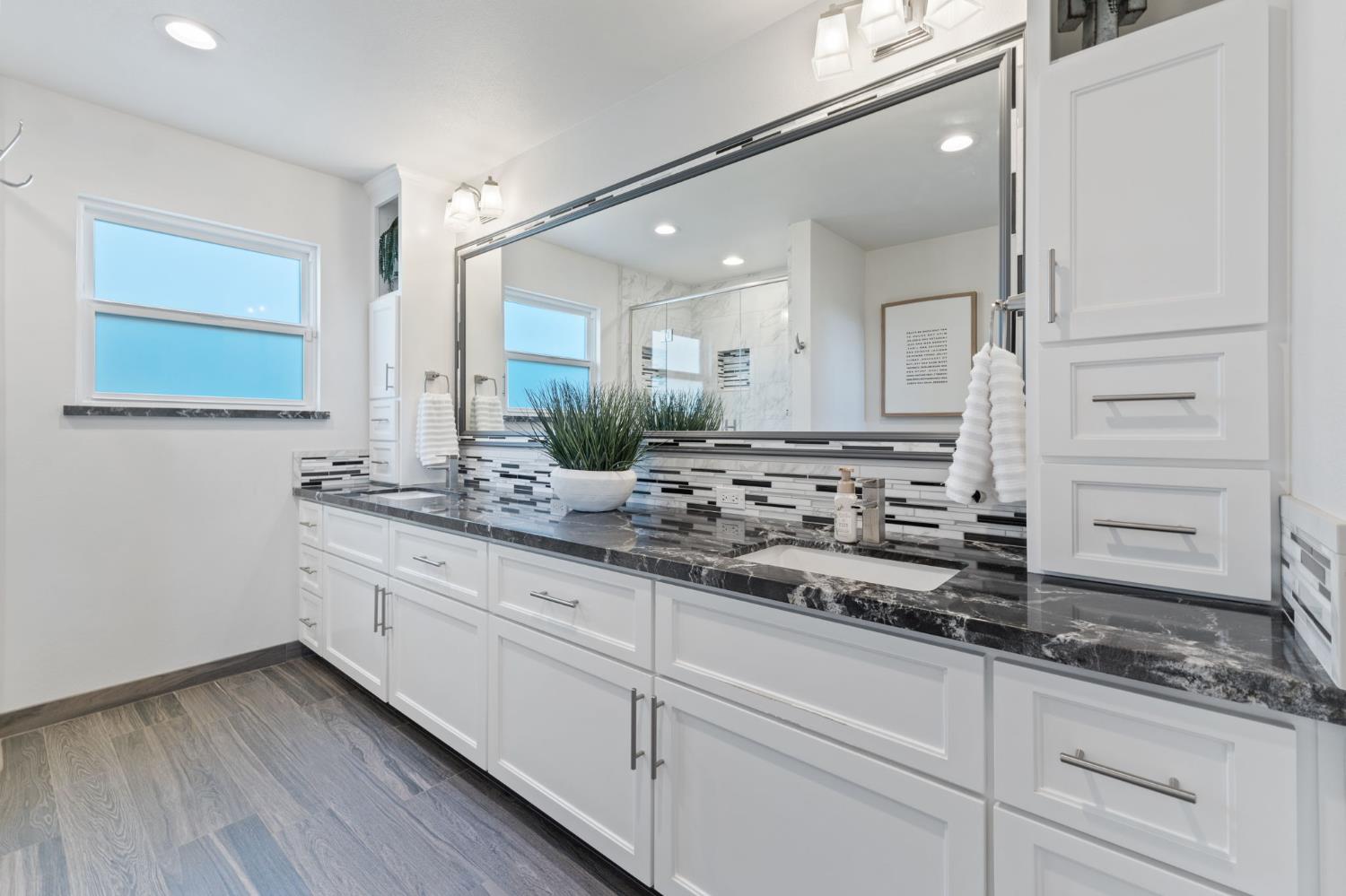 7177 E Fir Ave, Clovis, CA 93619