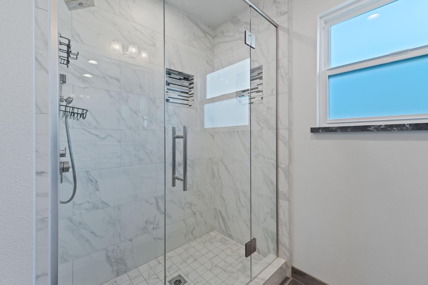 7177 E Fir Ave, Clovis, CA 93619