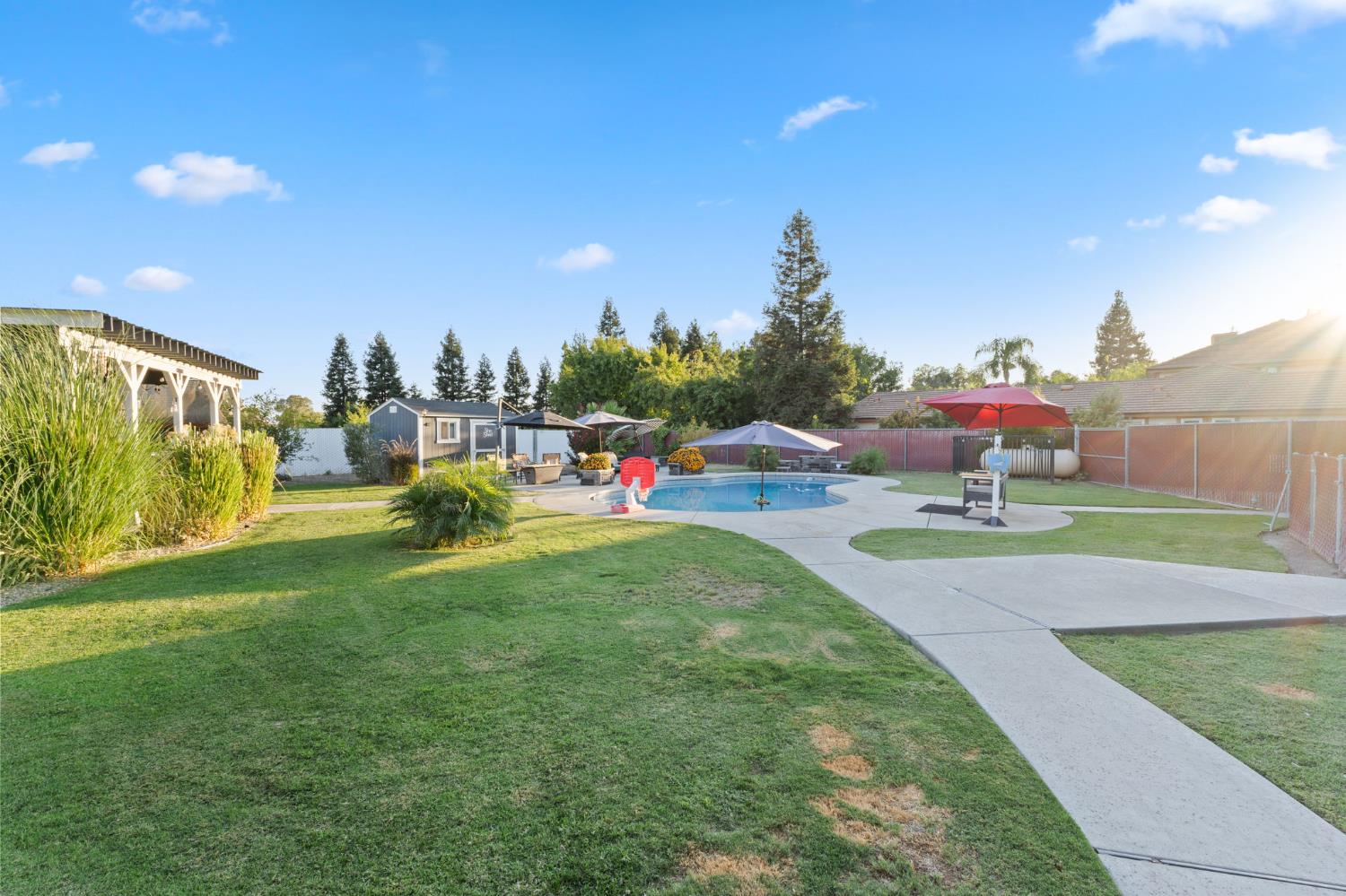 7177 E Fir Ave, Clovis, CA 93619