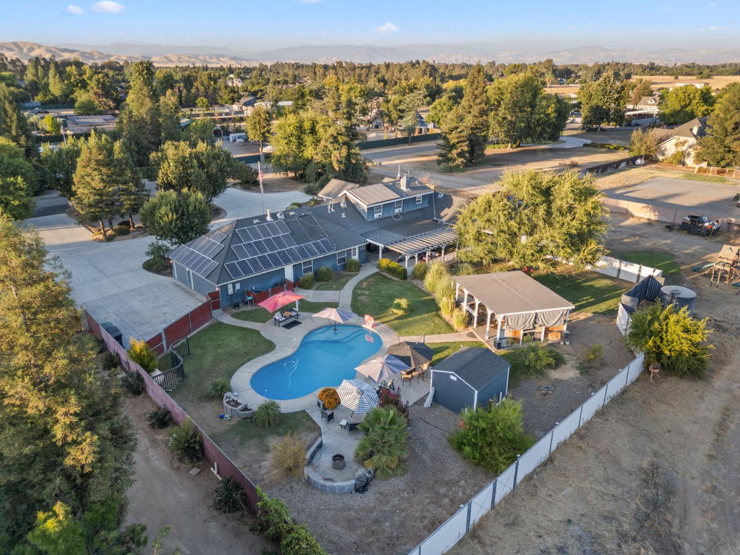 7177 E Fir Ave, Clovis, CA 93619