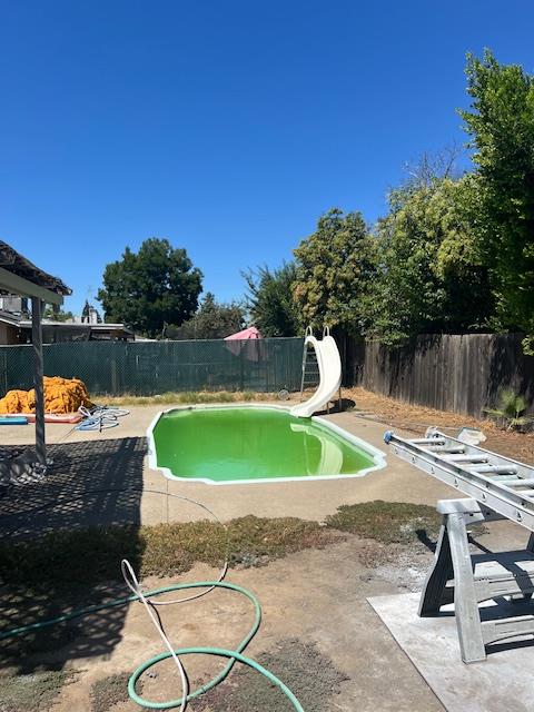 621 W Pat Dr W, Clovis, CA 93612