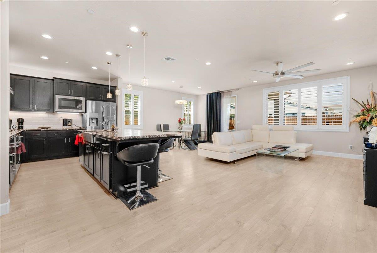 3833 Hannah Ln, Clovis, CA 93619