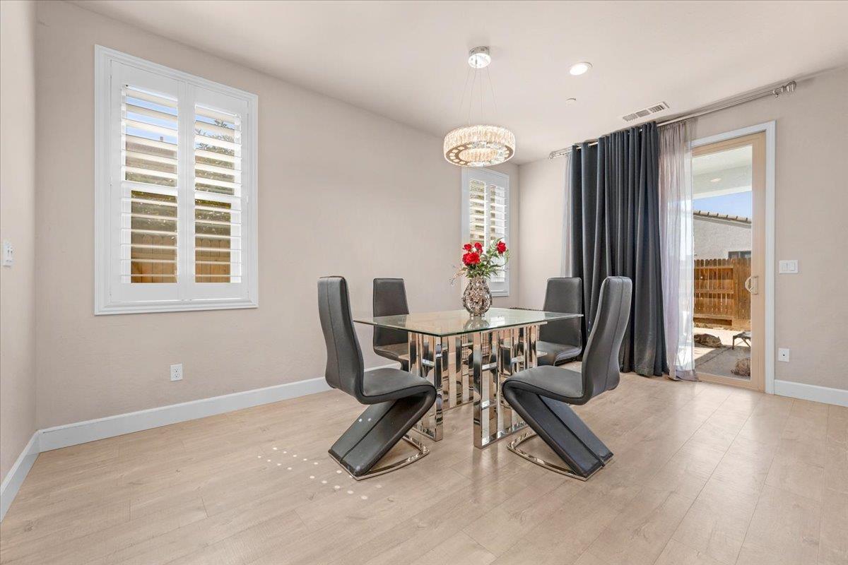 3833 Hannah Ln, Clovis, CA 93619