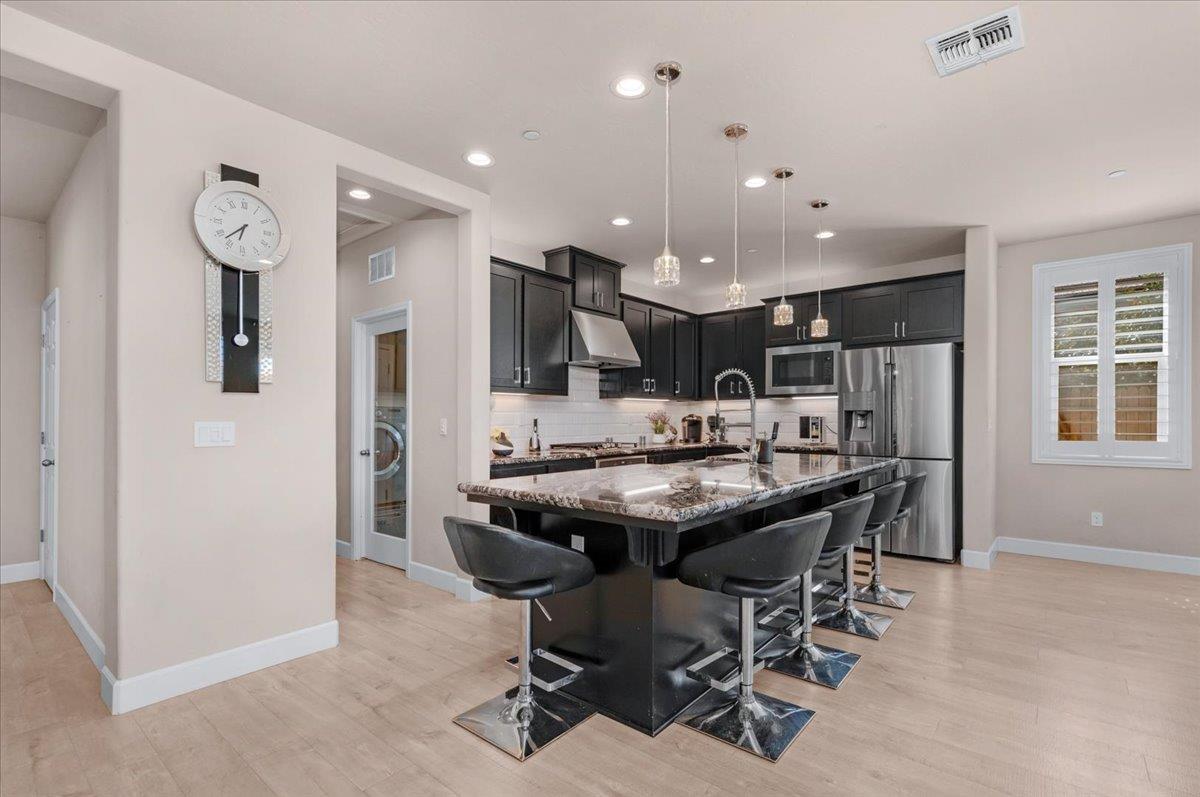 3833 Hannah Ln, Clovis, CA 93619