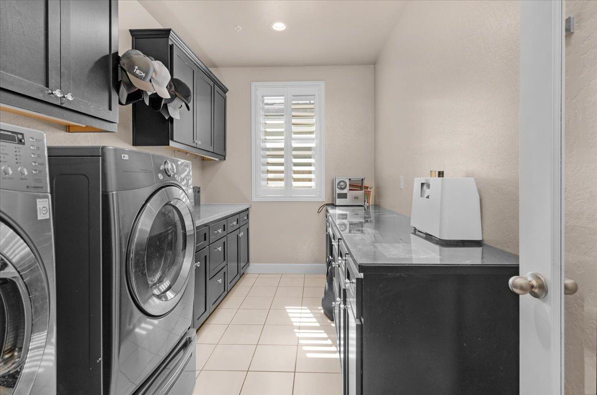 3833 Hannah Ln, Clovis, CA 93619